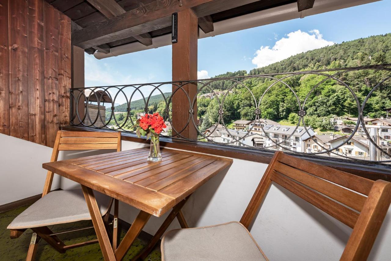 Hotel Weisse Lilie - B&B Rio di Pusteria المظهر الخارجي الصورة