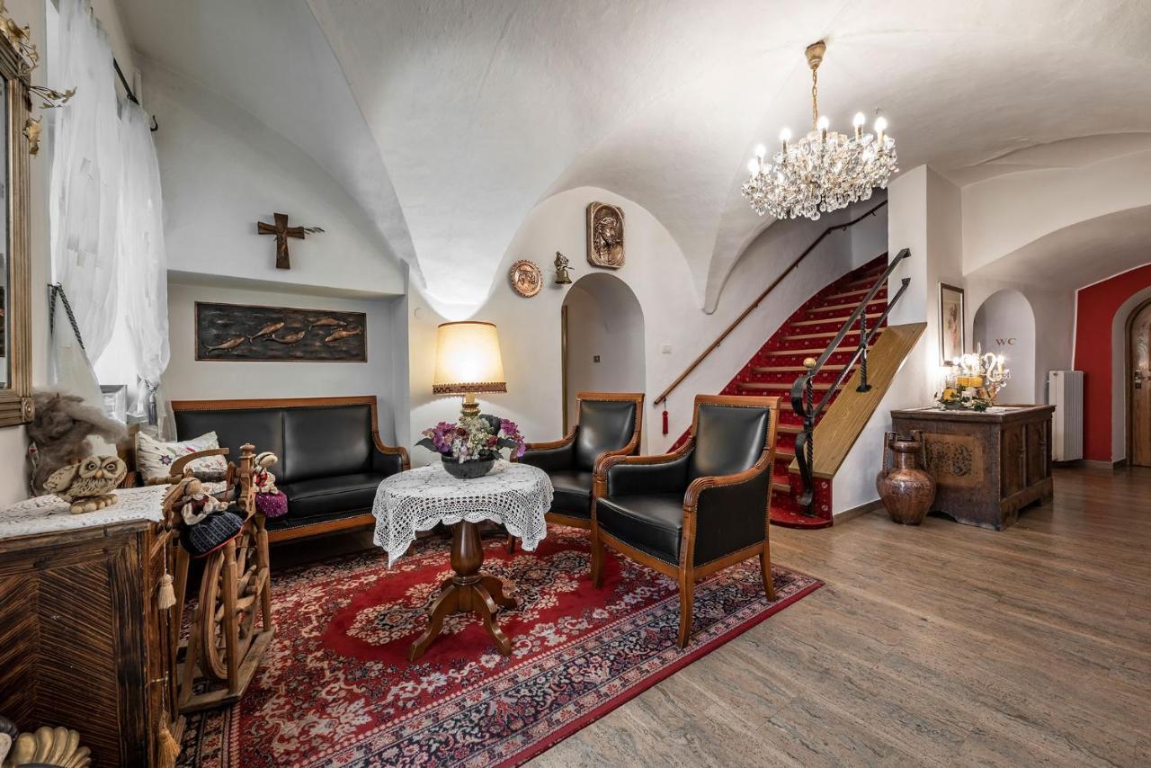 Hotel Weisse Lilie - B&B Rio di Pusteria المظهر الخارجي الصورة