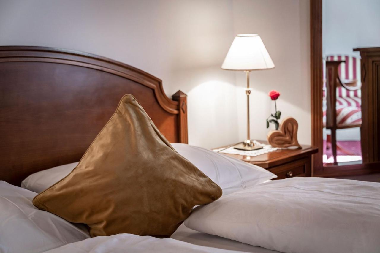 Hotel Weisse Lilie - B&B Rio di Pusteria المظهر الخارجي الصورة