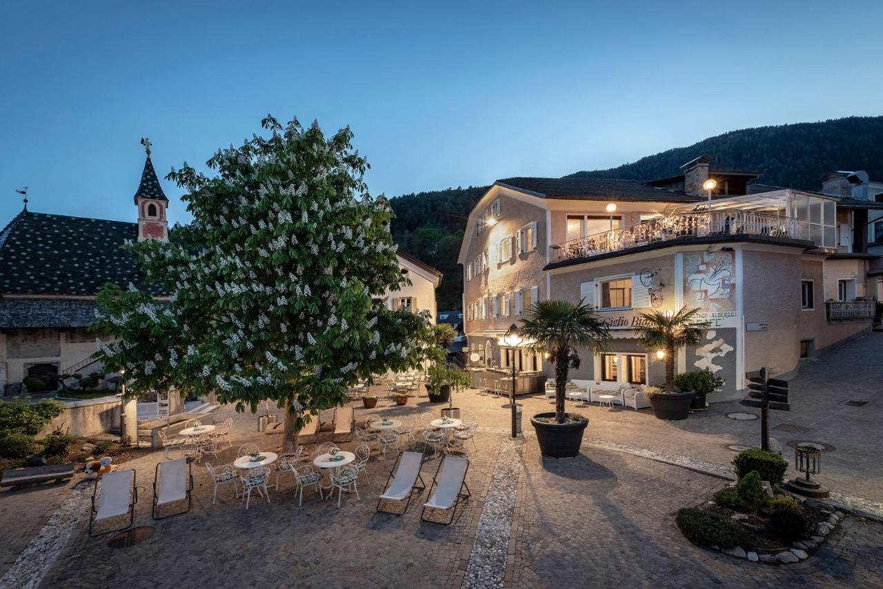 Hotel Weisse Lilie - B&B Rio di Pusteria المظهر الخارجي الصورة