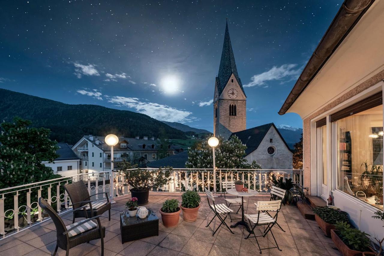 Hotel Weisse Lilie - B&B Rio di Pusteria المظهر الخارجي الصورة